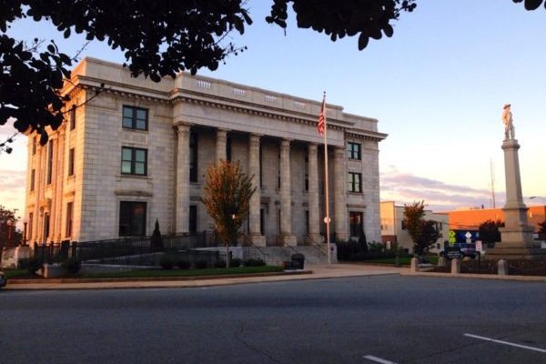 Alamance_County_Courthouse_and_Confederate_Memorial_from_NE_Corner